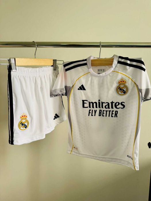 Детски футболни екипи