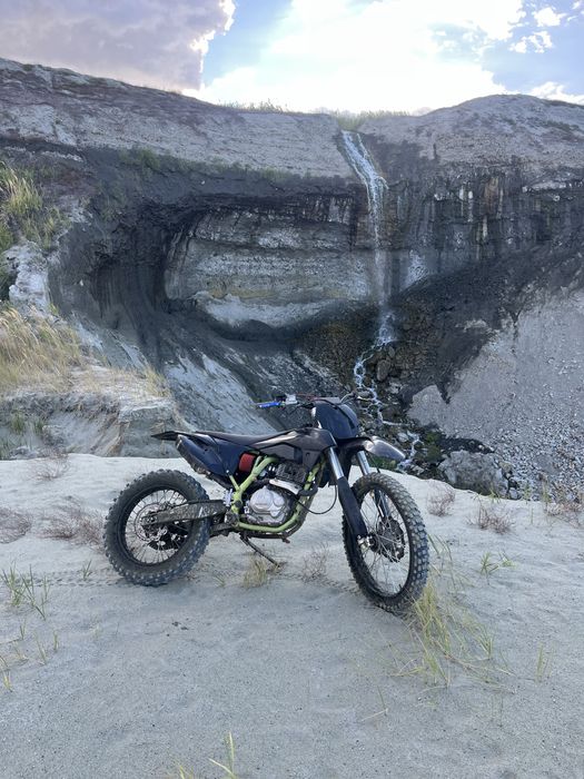 Продам эндуро 250кубов