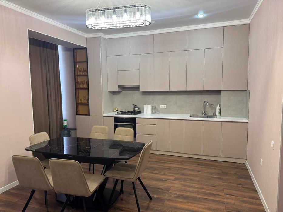 2-комн. квартира, 73,5м², 1 этаж, микрорайон Северо-Западный.