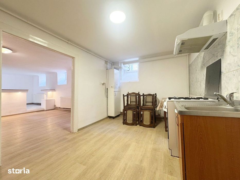 Apartament la demisol 60 mp utili - Str Einstein - Central