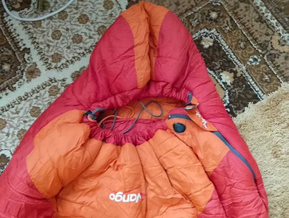 Продавам спален чувал VANGO Ultralite 900 - тип мумия, 150 лв.