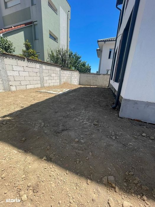 Casa de vanzare zona Carrefour