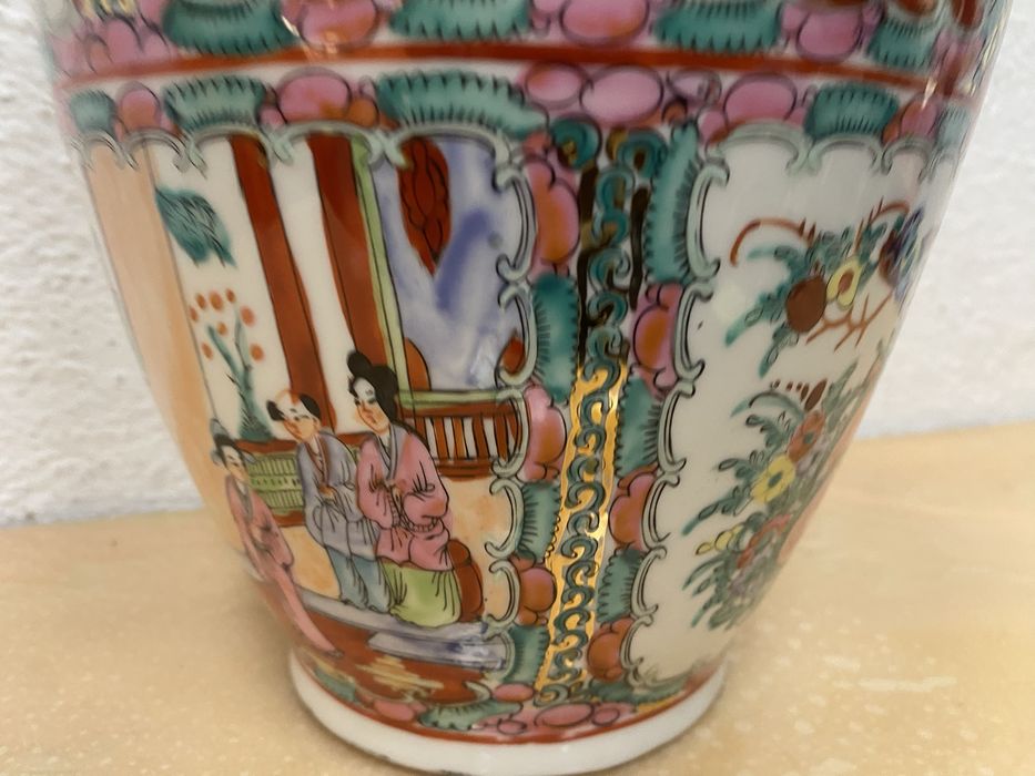 Китайска ваза от порцелан