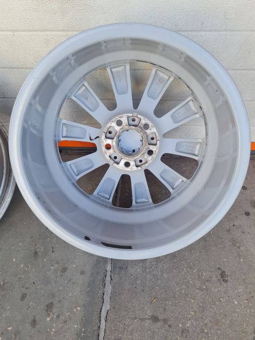 Оригинални джанти за BMW R18 5x120 ET43 8J
