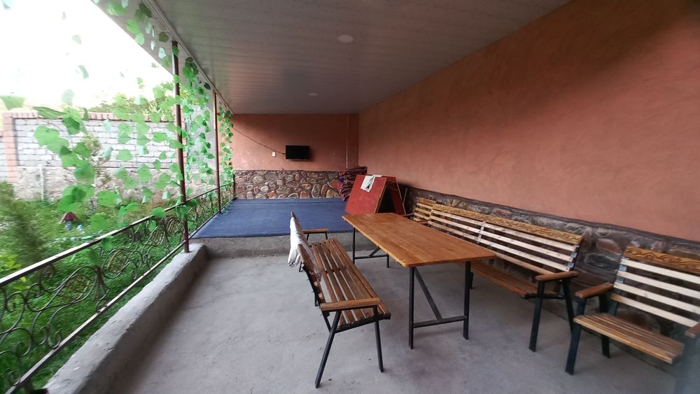 Продается своя дача в горном районе Янгиобада