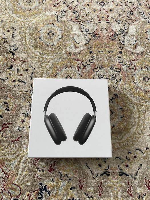 AirPods max (black )