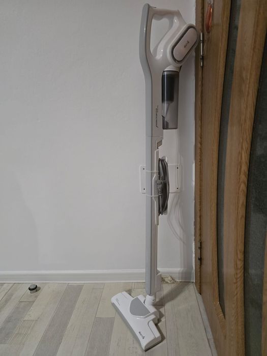 Aspirator Vertical Deerma alb  600W 0,8L