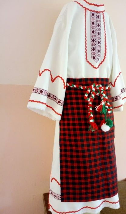 Престилки за народни танци.