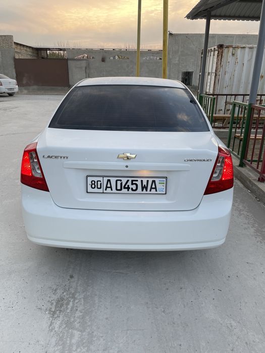 Lasetti1.8 yili 2012 ga 2013 yil 13dekabrda salondan