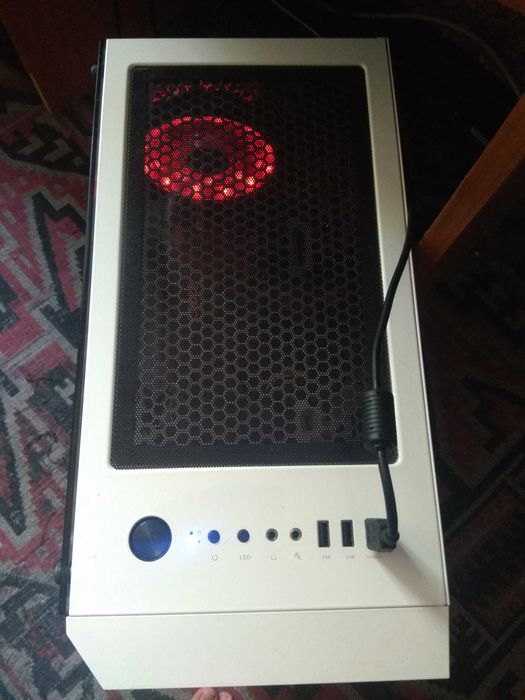 Геймърски Компютър Ryzen 7-1700X-GTX 1070 8gb-16gbDDR4 /500 ssd-1tb hdd