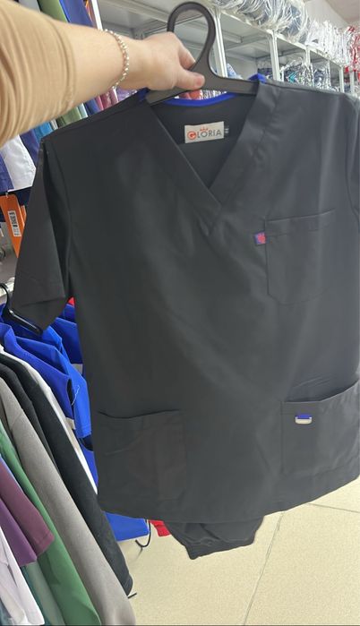 Черная медицинская форма