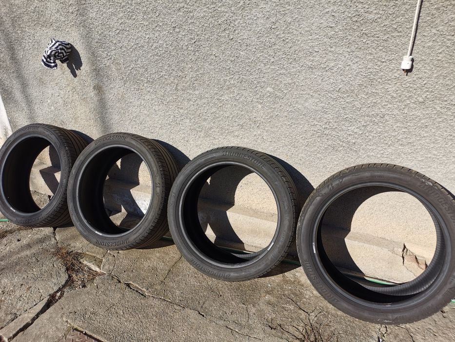 Anvelope vara 245/40 R19