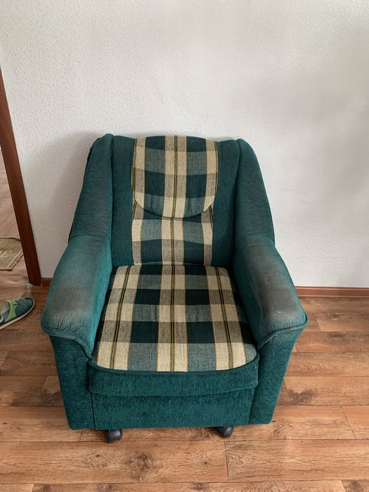 Продам диван с креслом