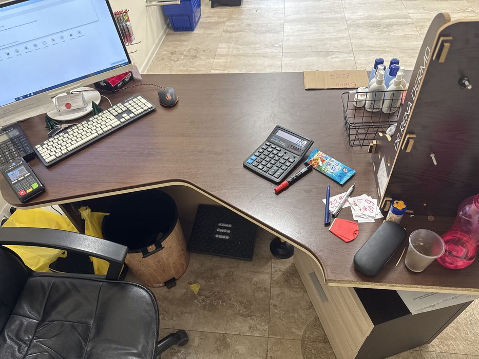 Бюро масивно и шкафче 2 чекмеджета