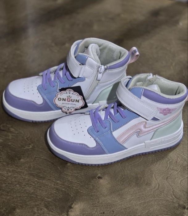 Кроссовки детские