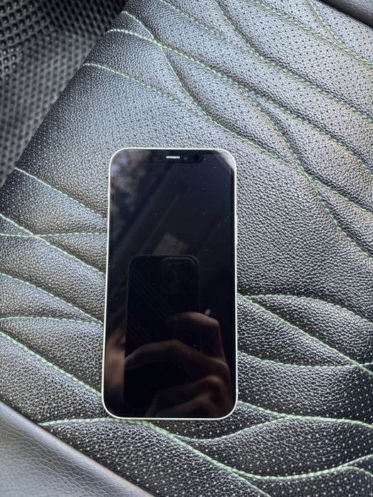 Iphone 12  йомкост79% 128гб