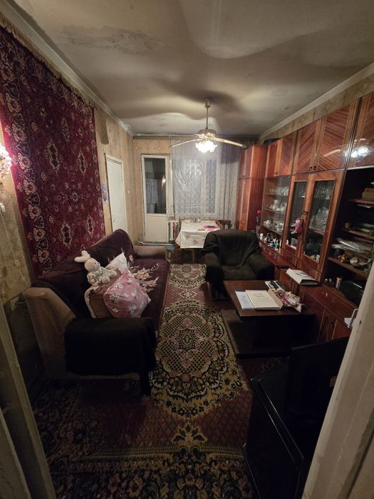 Чиланзар-20 2/4/4 балкон 1,5×6 комнаты Зеркальный 53м² 51у.е. Срочно