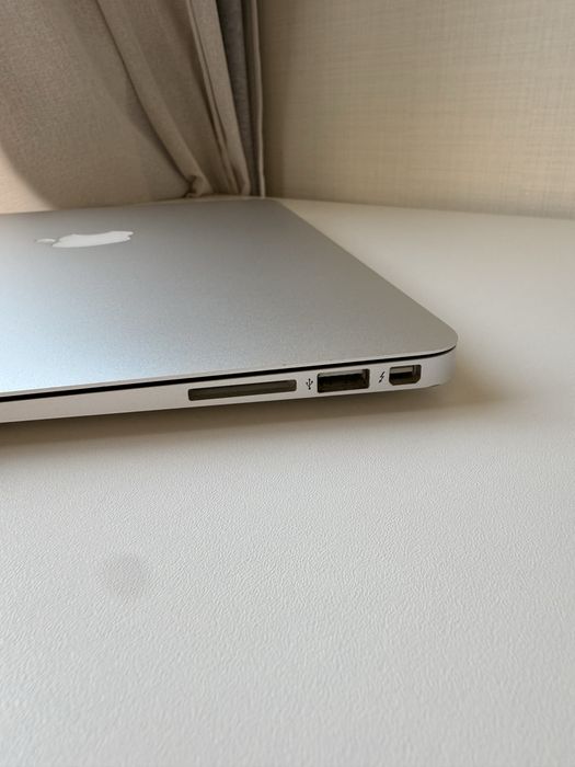 MacBook Air 13” (2017)