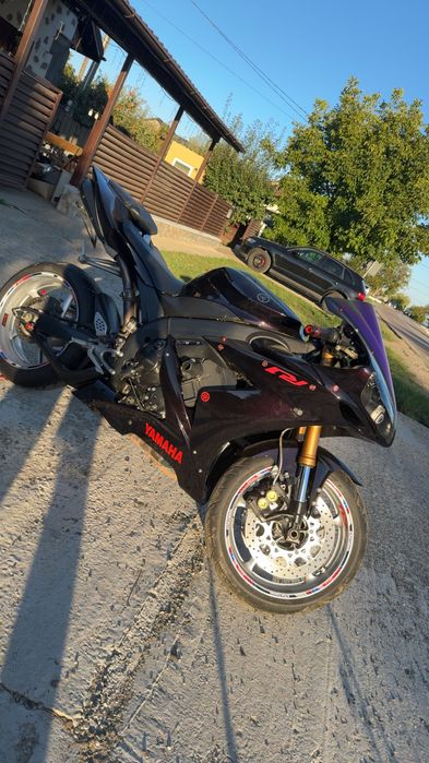 Vând Yamaha r1 rn12
