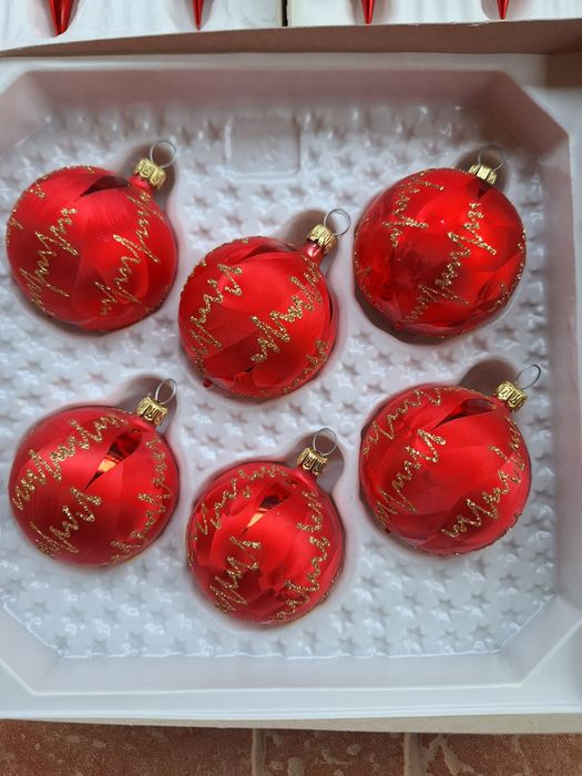 Globuri cu aspect de mătase