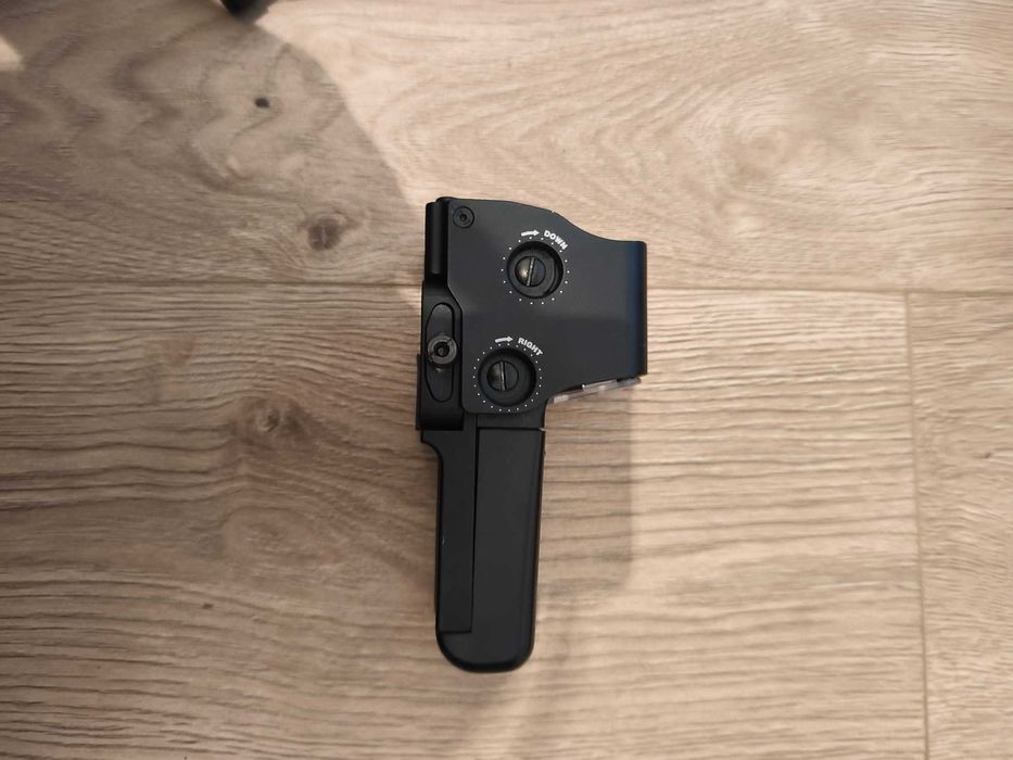 Arcturus AR-15 arma airsoft, Luneta LPVO VictOptics 1-6x, HOLO