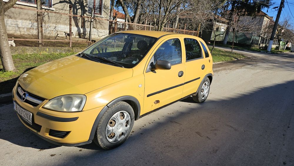 Кола Опел Корса.