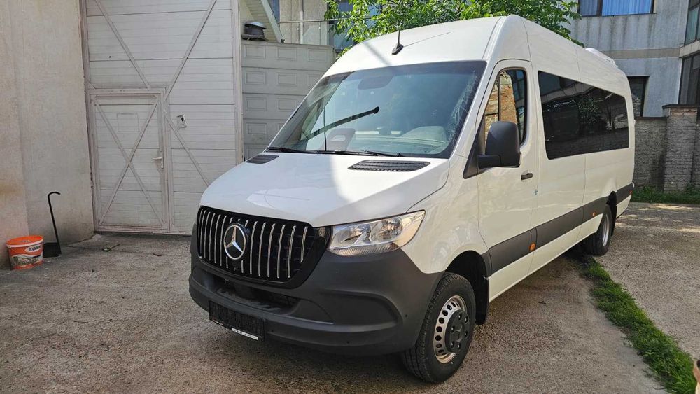 Vand microbuz MERCEDES-BENZ SPRINTER cu 21 locuri