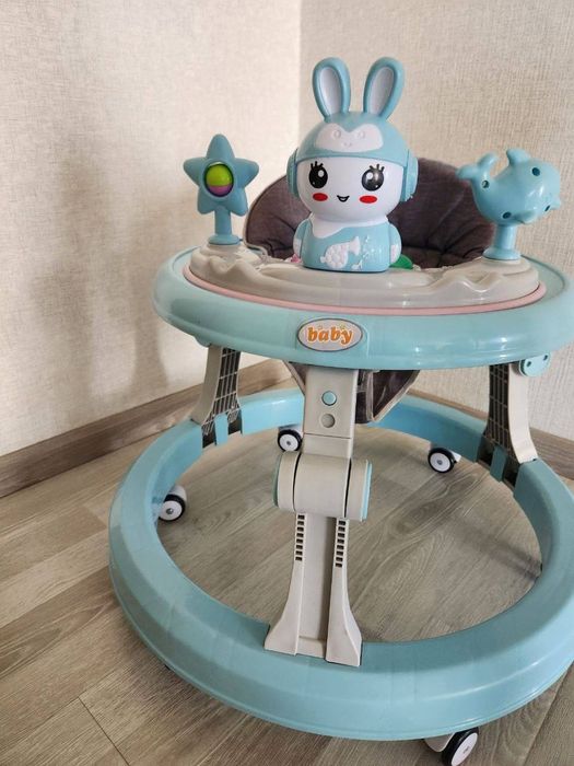 Продаю детские ходунки новые.