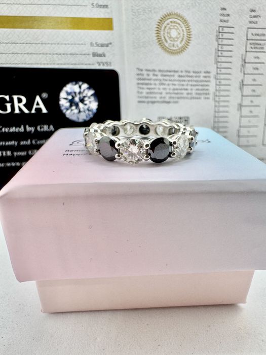 Сребърен пръстен с мойсанит (Диамант) 7 карата