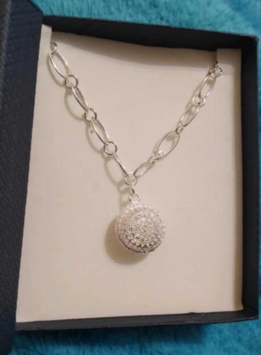 Нов, дамски, плътен сребърен ланец в кутия.10 налични модели.