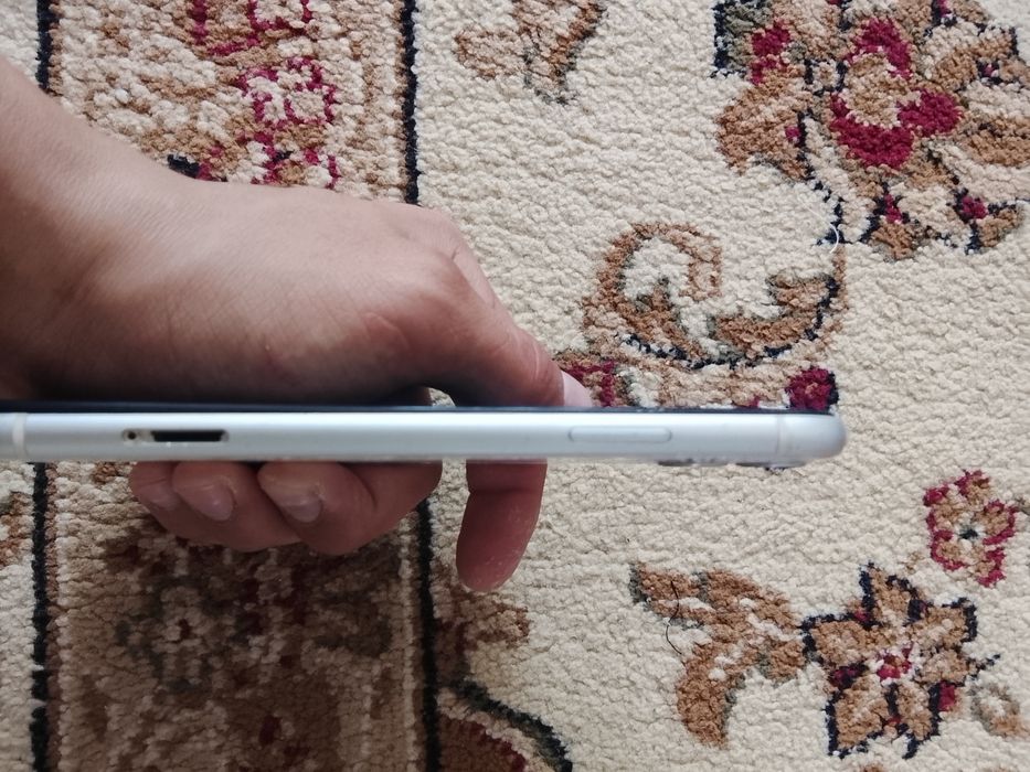 iPhone 11 бездок