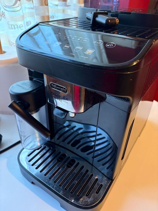 Vand Delonghi Magnifica Evo