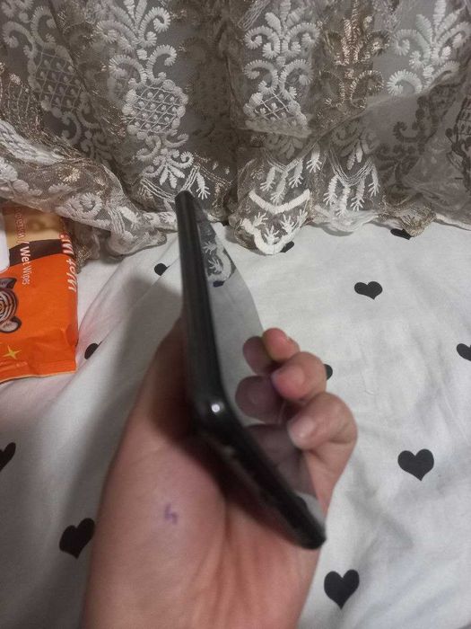 SAMSUNG A52
  holati ideal 
  Rangi qora