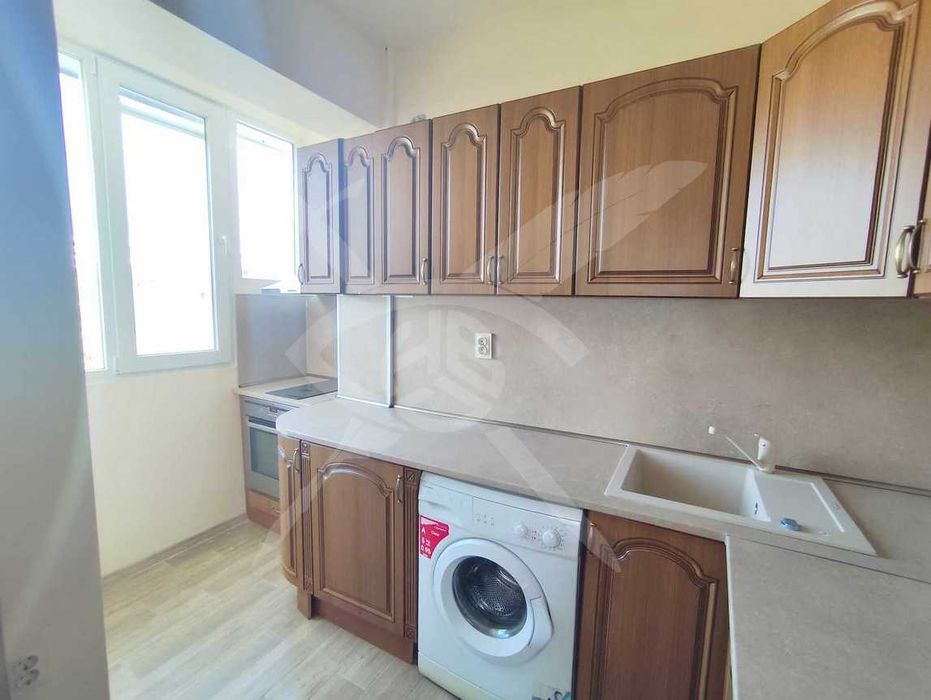 Дава се под наем Тристаен апартамент в Варна, Окръжна болница - 80 кв.м за 165038.55 € - Снимка #2