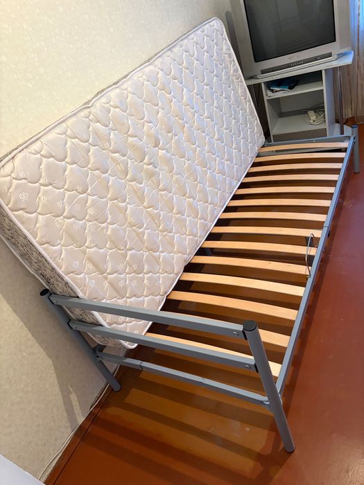 Кровать односпальная