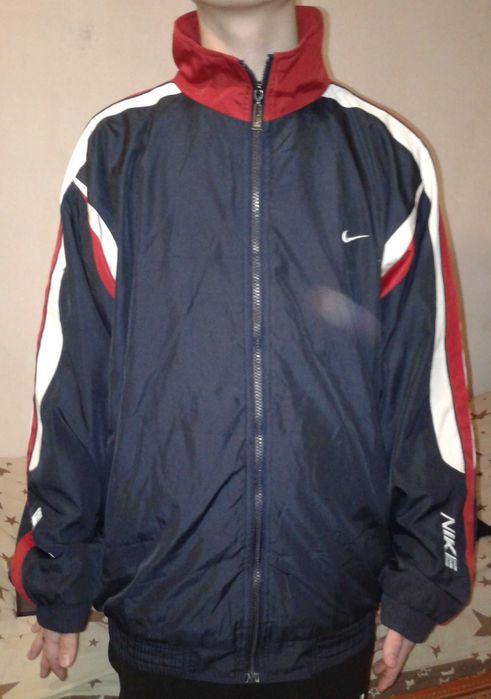 Куртка от спортивного костюма. Размер в описании.