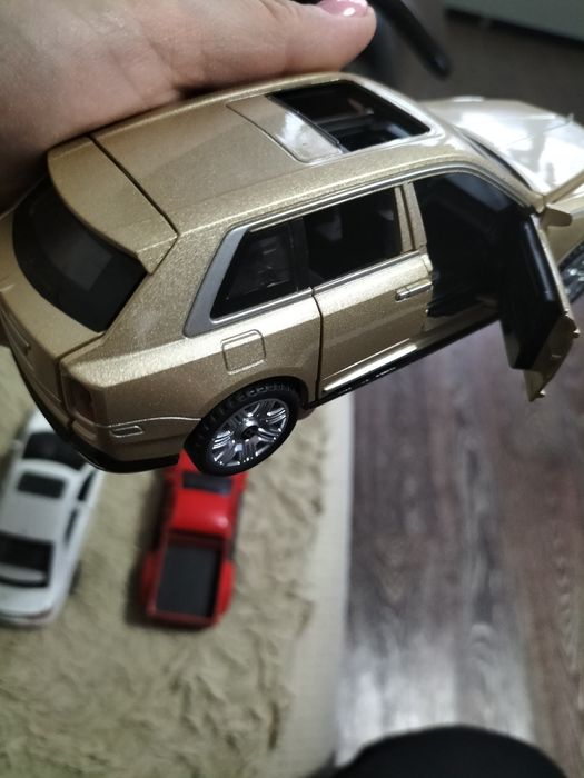 Продам металлические машинки бу