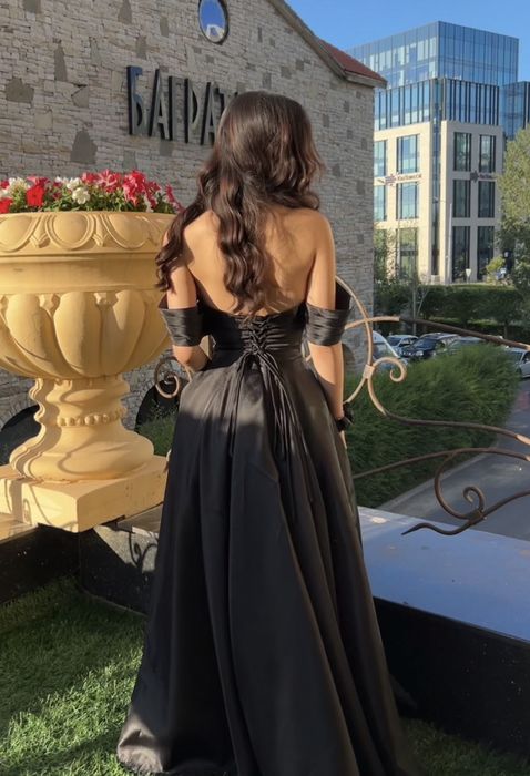 Платье на выпускной и вечер