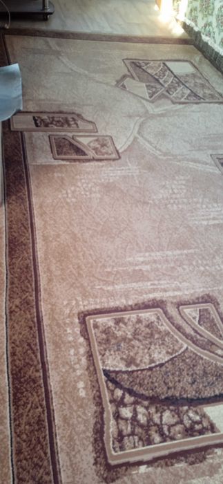 Продаю ковер  б/у