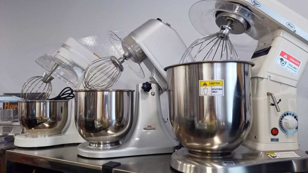 Миксер планетарный на 5 литров.