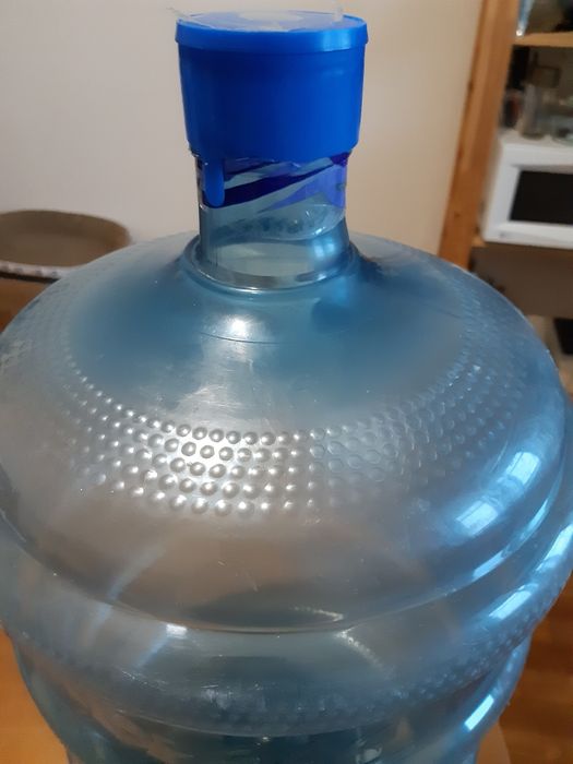 продам бутыль пустой 19 литров