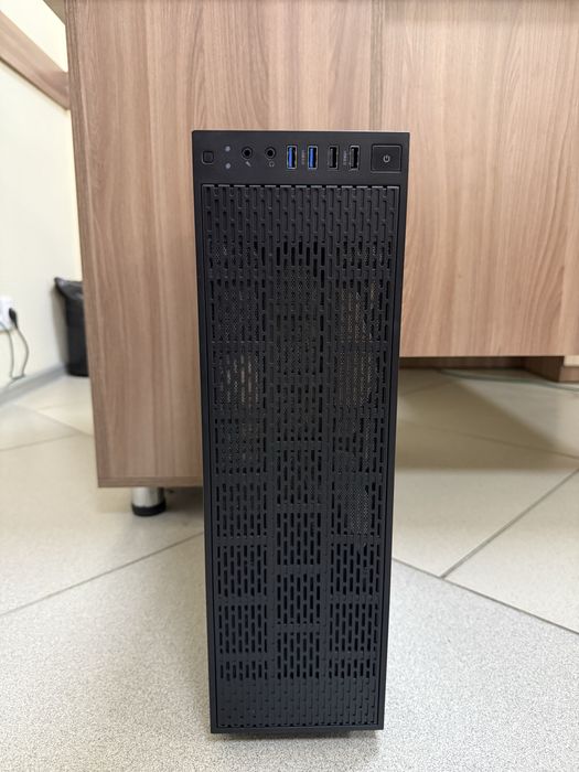 Продам корпус Thermaltake Core G3