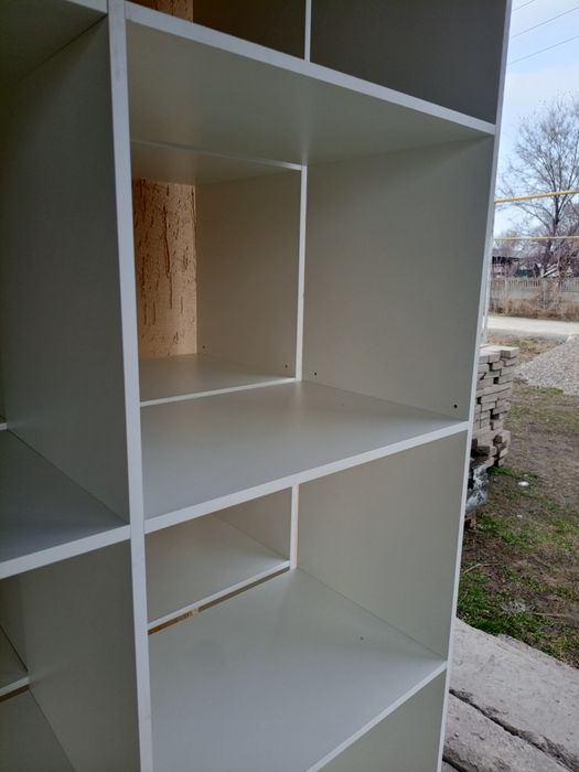 Шкаф витрина в хорошем состоянии