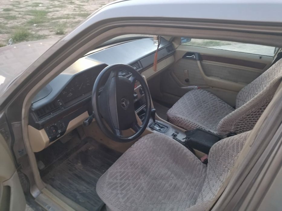 Продам машину Мерседес 124. Срочно Срочно!!