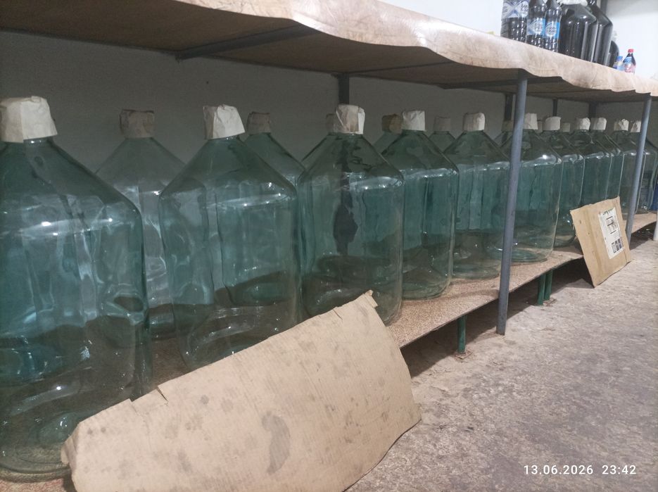 Продам бутыли по 20 литров