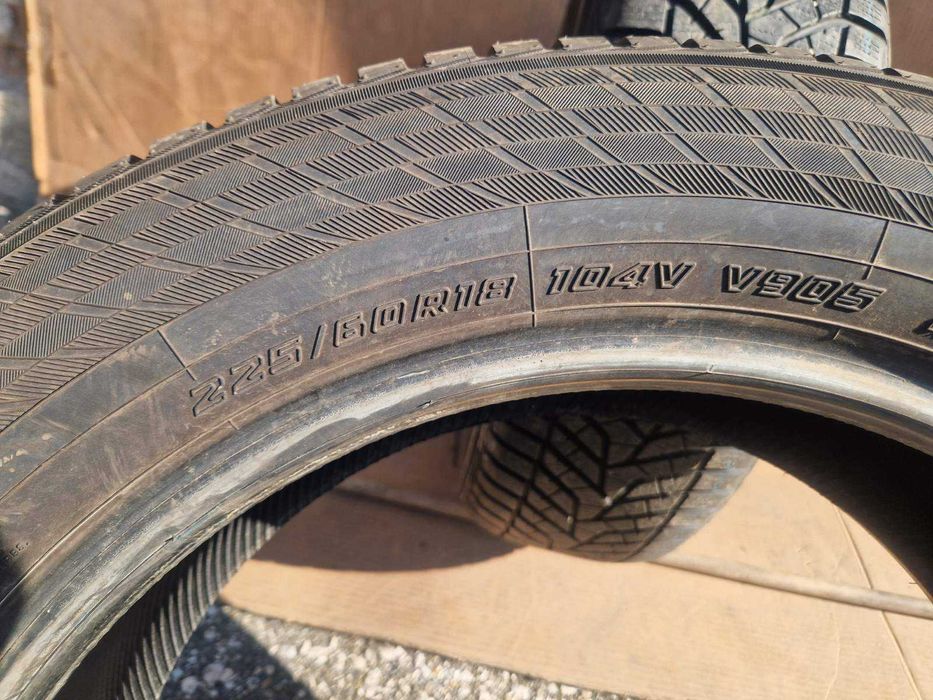 2 Yokohama R18 225/60
Зимни гуми 
DOT2722