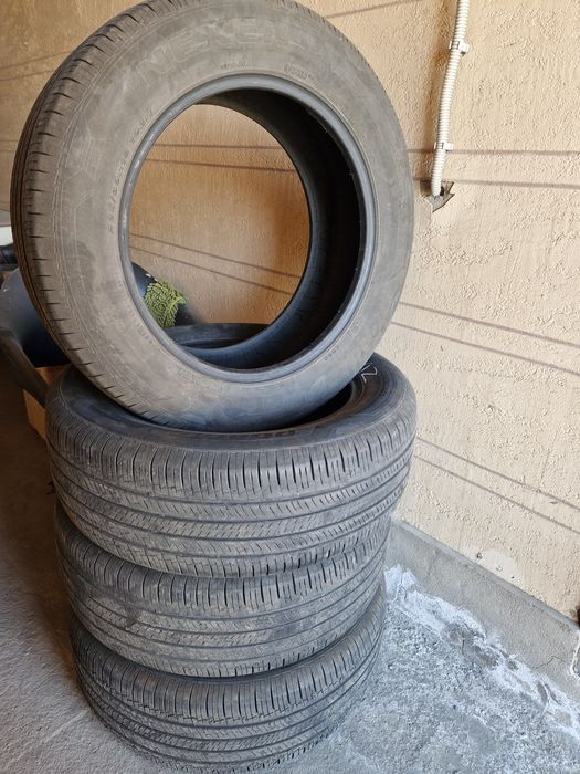 Продам комплект резины (шины)
