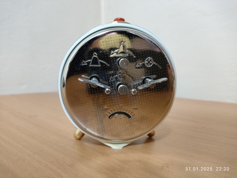 Настольные часы Витязь