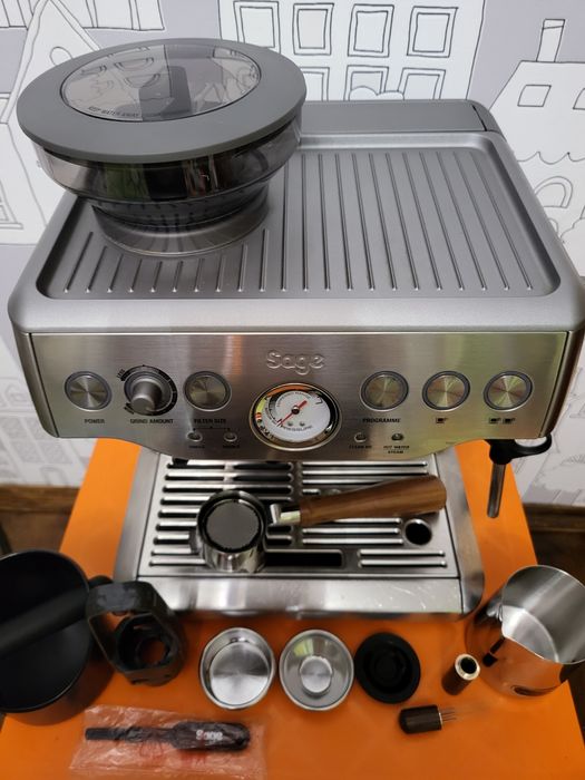 Еспресо машина SAGE Barista Express 875 Кафемашина с кафемелачка