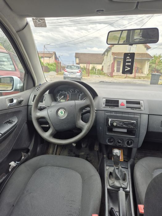 Vând skoda fabia 1.2